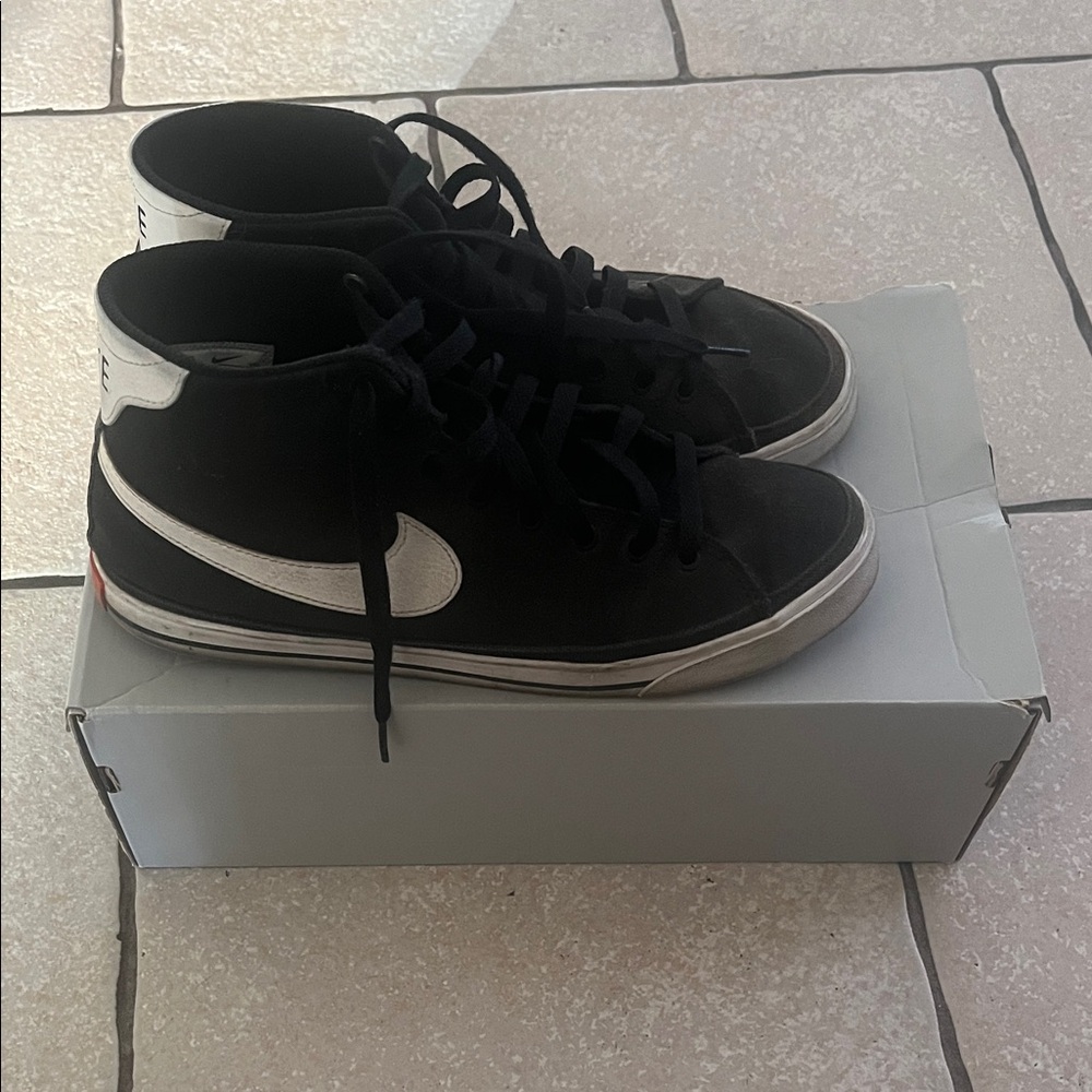 Nike  Blazers Black and White High-Top Sneakers